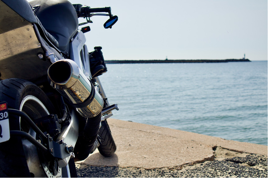 La moto sui traghetti per l'isola d'Elba