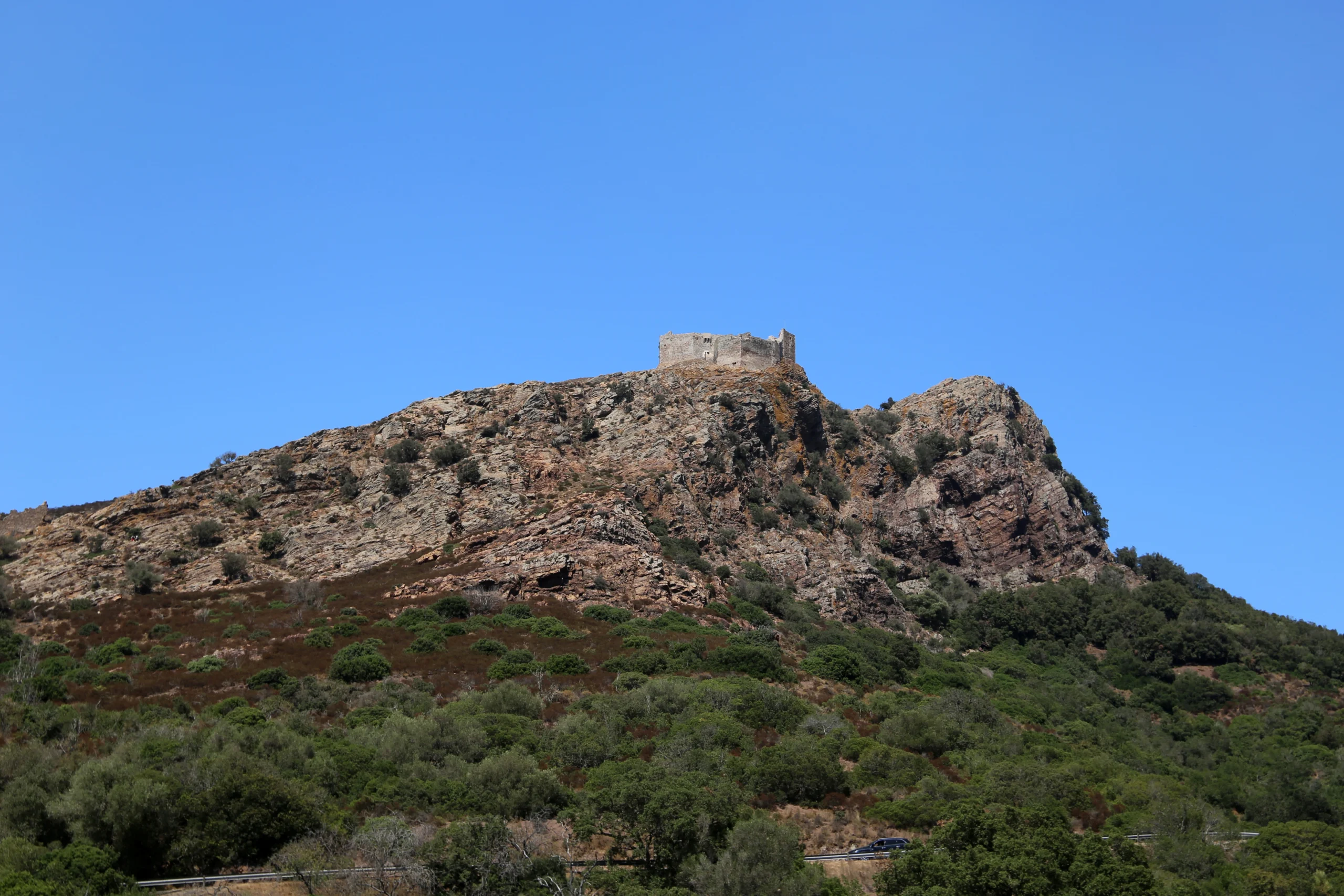 Slow tourism all'isola dell'Elba: i percorsi panoramici più suggestivi