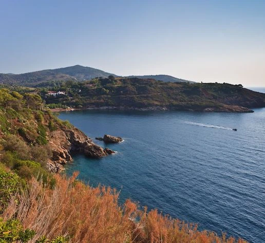 Prenota un traghetto per Porto di Cavo