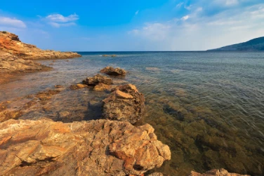 Prenota un traghetto per Porto di Cavo